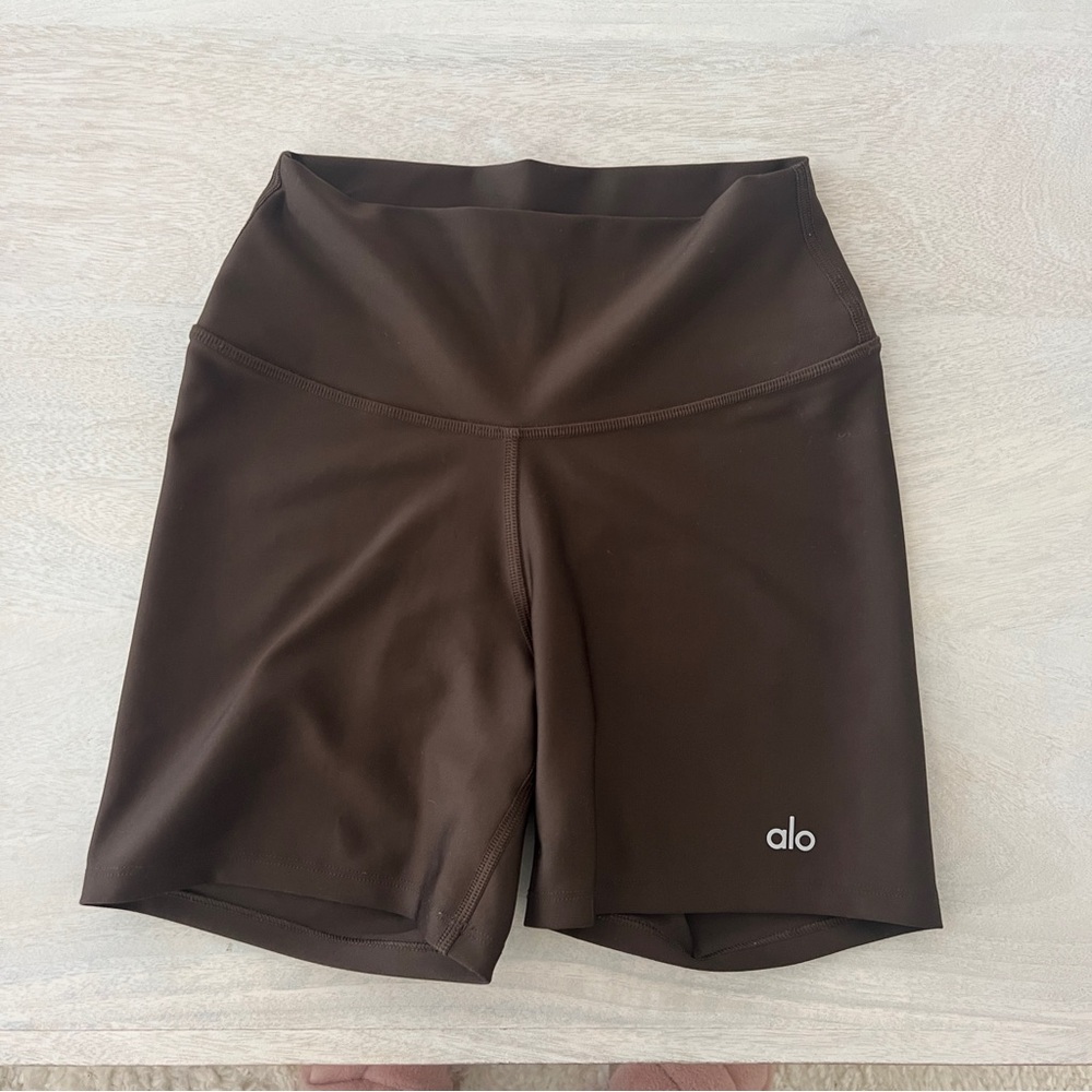 Alo airlift energy shorts - espresso 5"